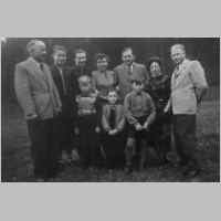 033-1018 Die Brueder Fritz, Willi und Otto Braeuer mit ihren Familien.jpg
